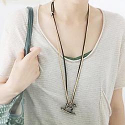 Low Price on Retro fashion small horse necklace N108