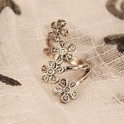 Cheap Korean Fashion Retro Fashion Four Small Plum Cute Flower Ring