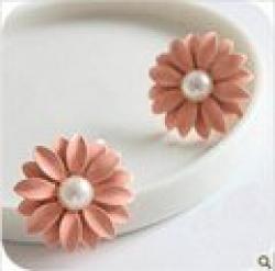 Cheap Minimal mix styles $5 Free Shipping Beautiful Small Daisy Flower Earring C23R2